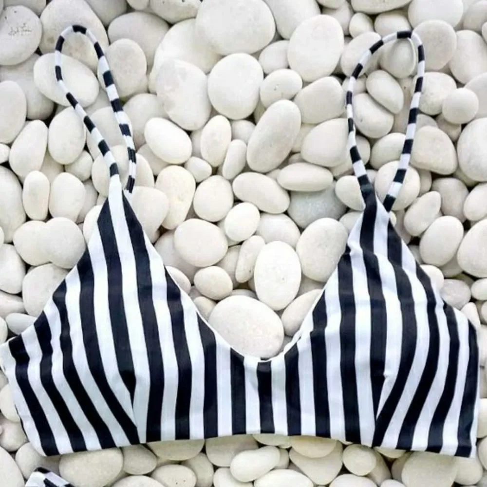 Striped Cheeky Bikini Set - Picture 9 of 12